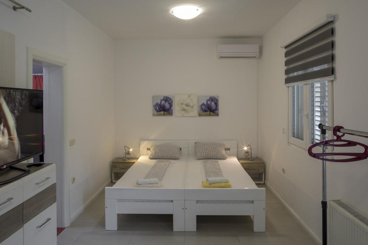 Apartments With A Parking Space Zuljana, Peljesac - 4573 Экстерьер фото
